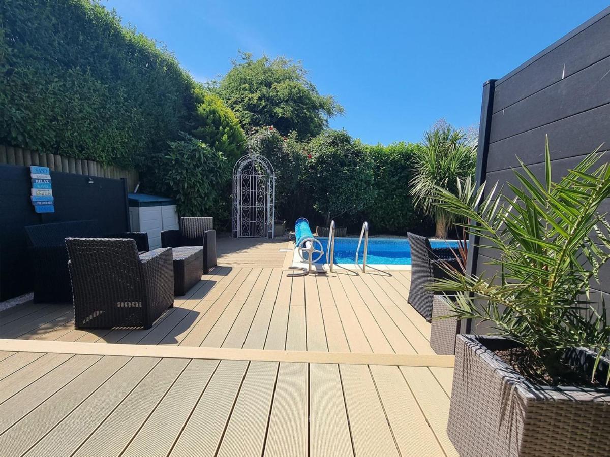 Beautiful Apartment With Private Pool Near Tenby Kilgetty Екстериор снимка