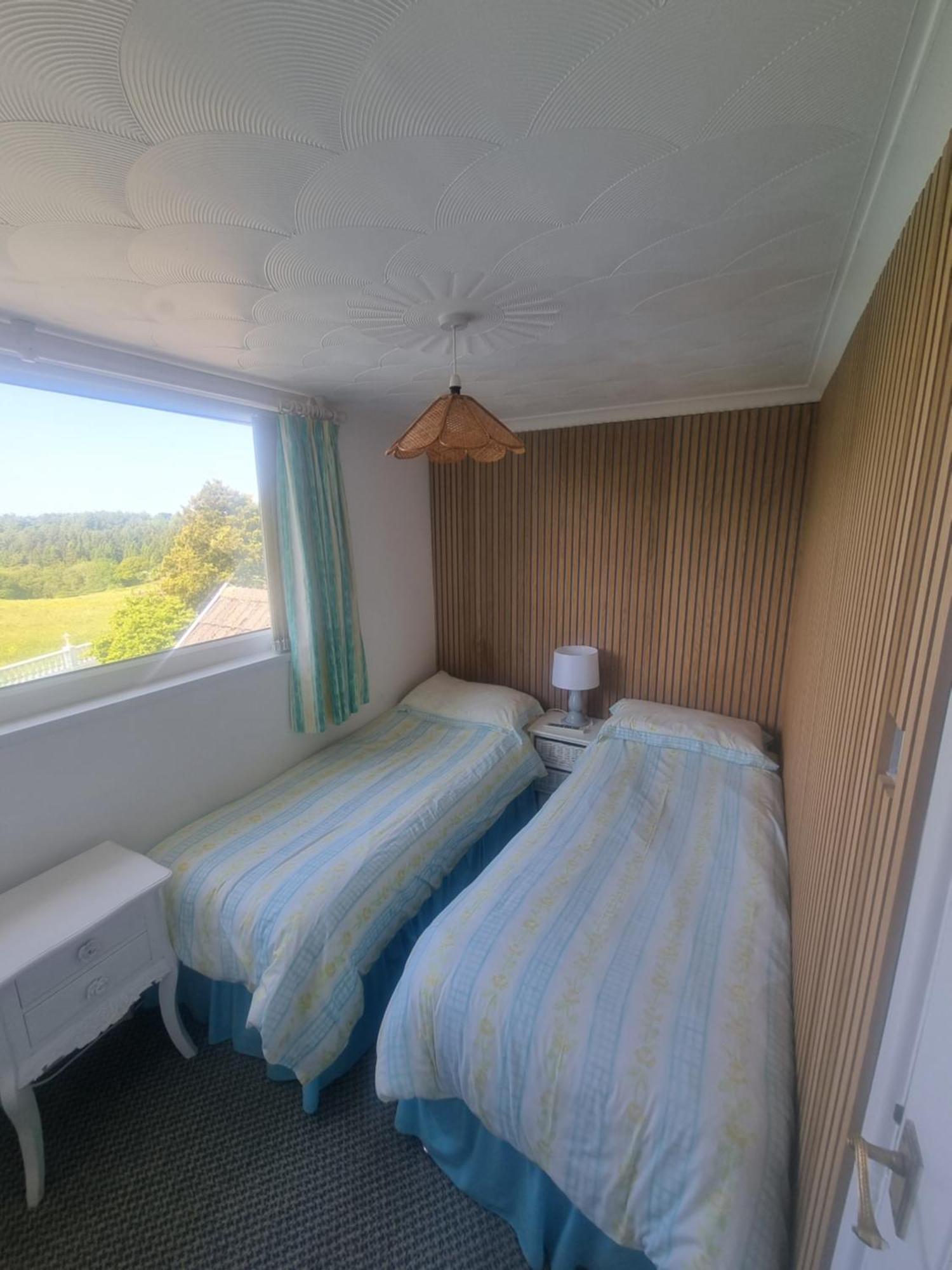 Beautiful Apartment With Private Pool Near Tenby Kilgetty Стая снимка