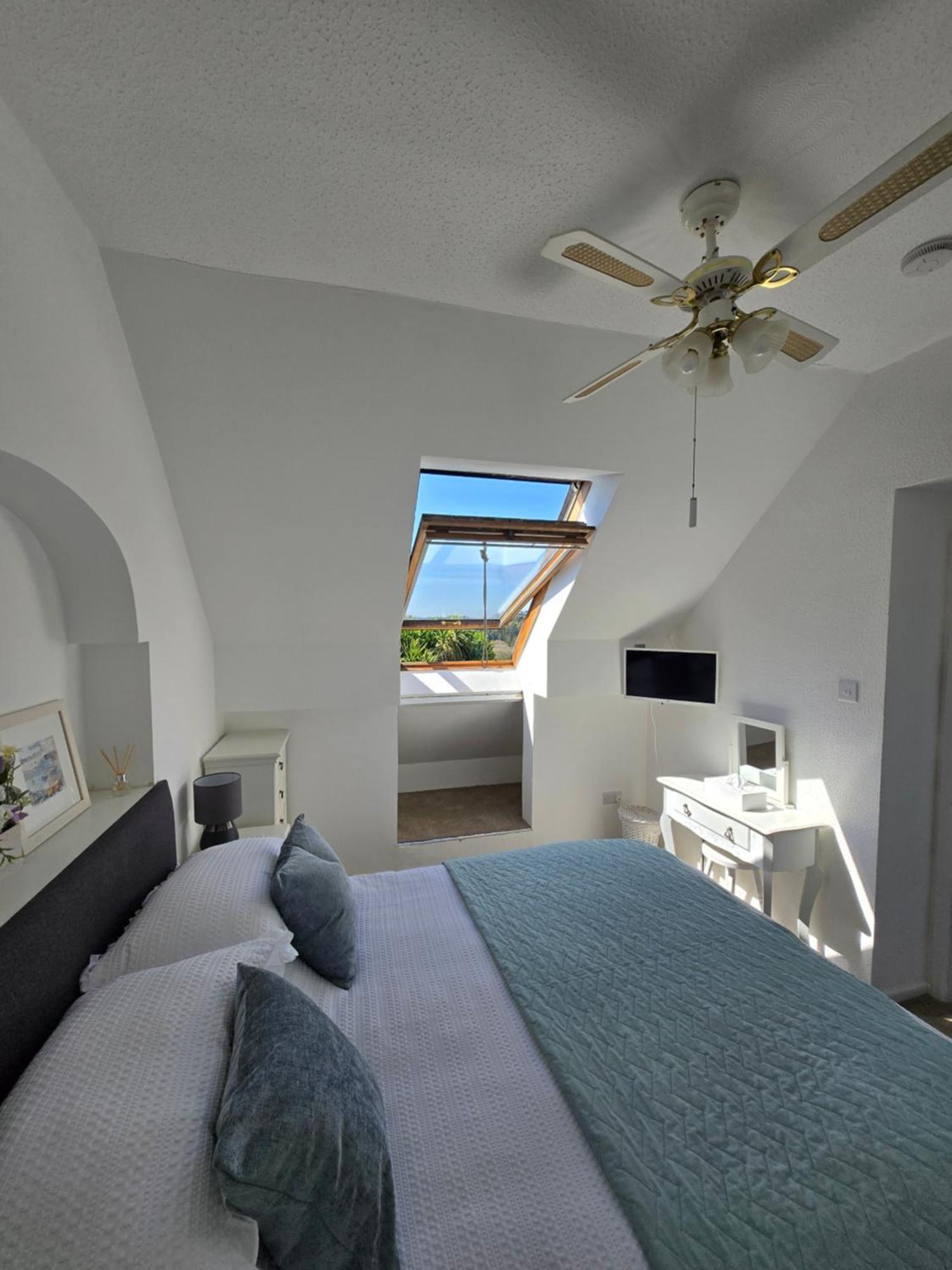 Beautiful Apartment With Private Pool Near Tenby Kilgetty Екстериор снимка